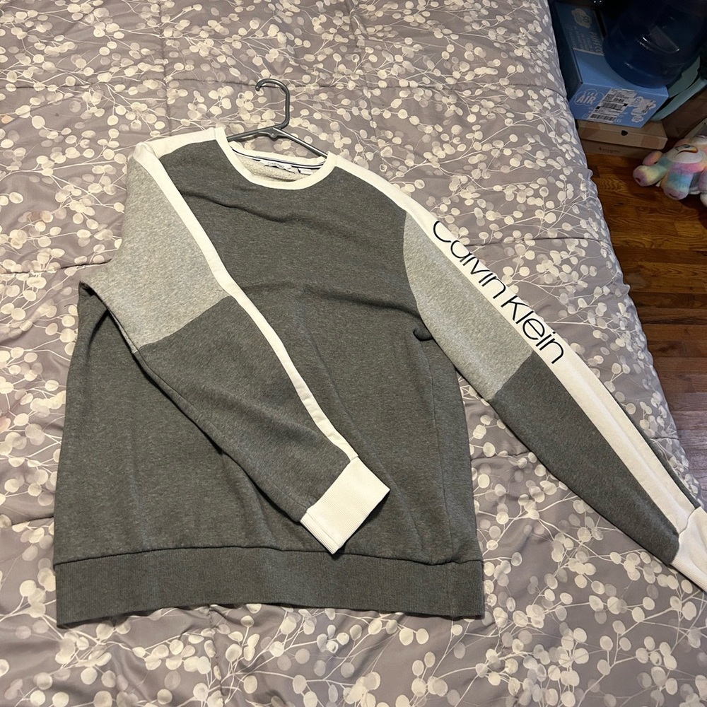 Men’s Calvin Klein sweater shirts lg men’s